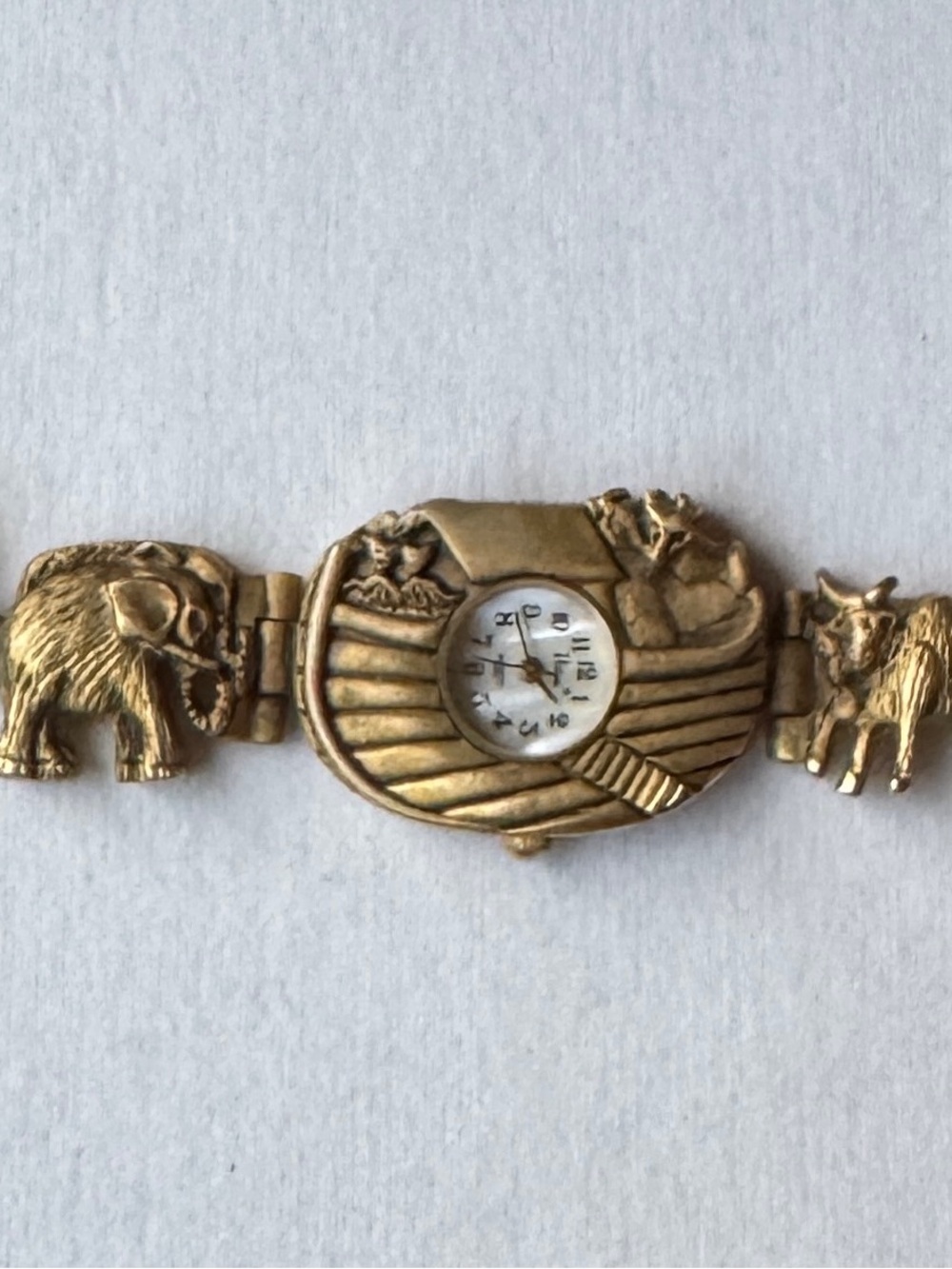 Noah's Arc MOP Ladies Gold Tone Watch Animal Link Band - Picture 6 of 8